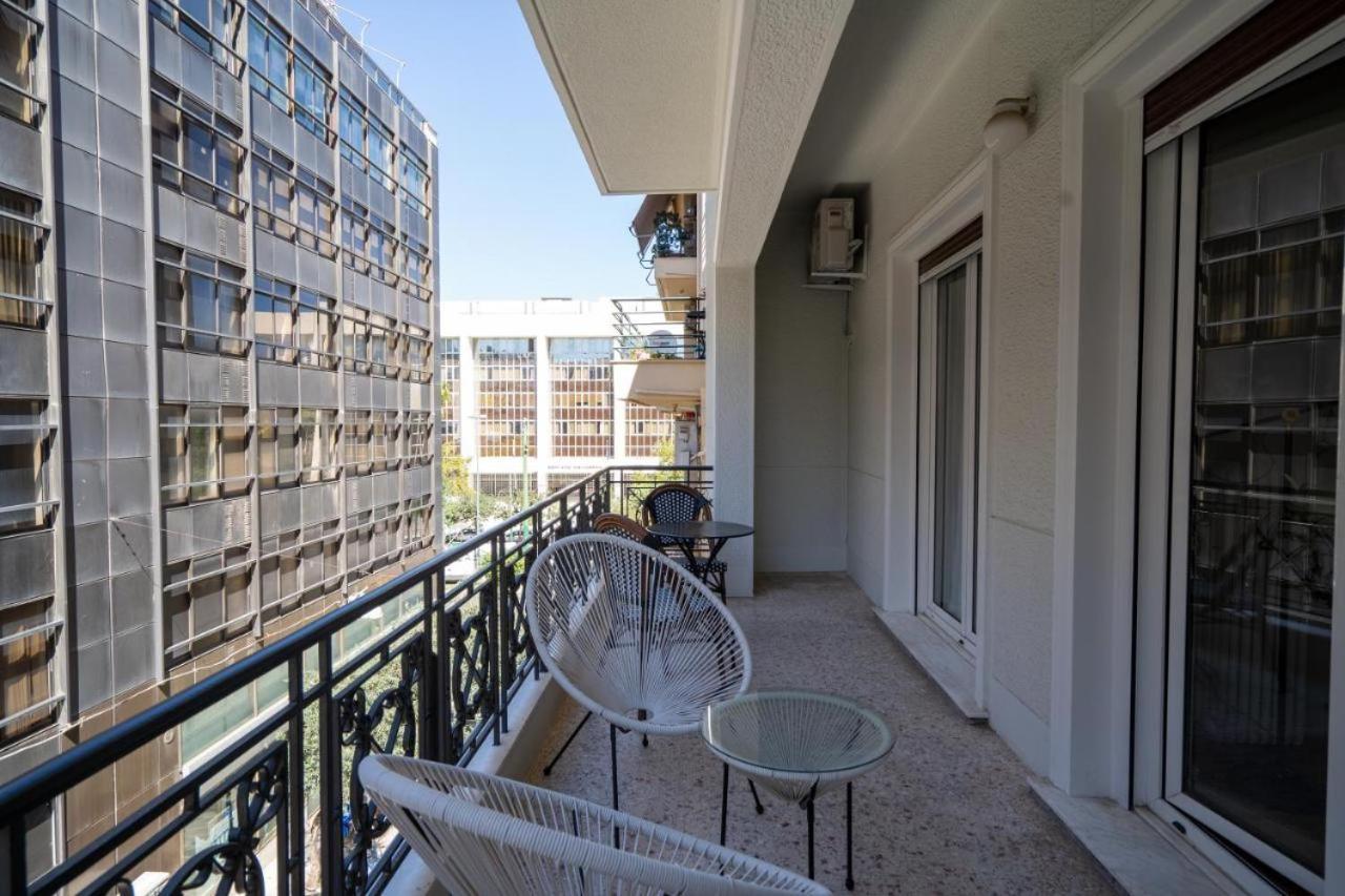 Vibrant Urban Getaway: Charming 2-Bedroom Near Bars, Parks, And Metro Athens Exterior photo